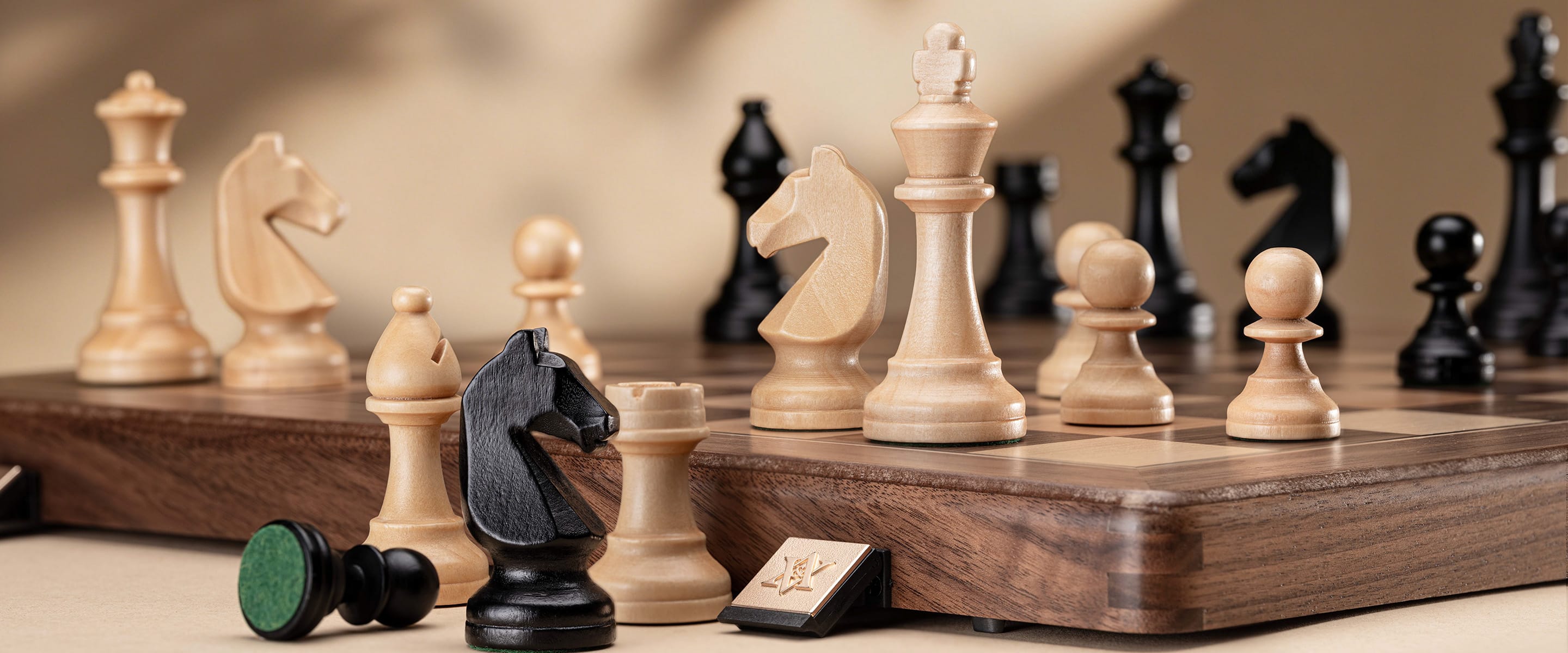Online Chess vs Board Chess: Best Training Routine 2026