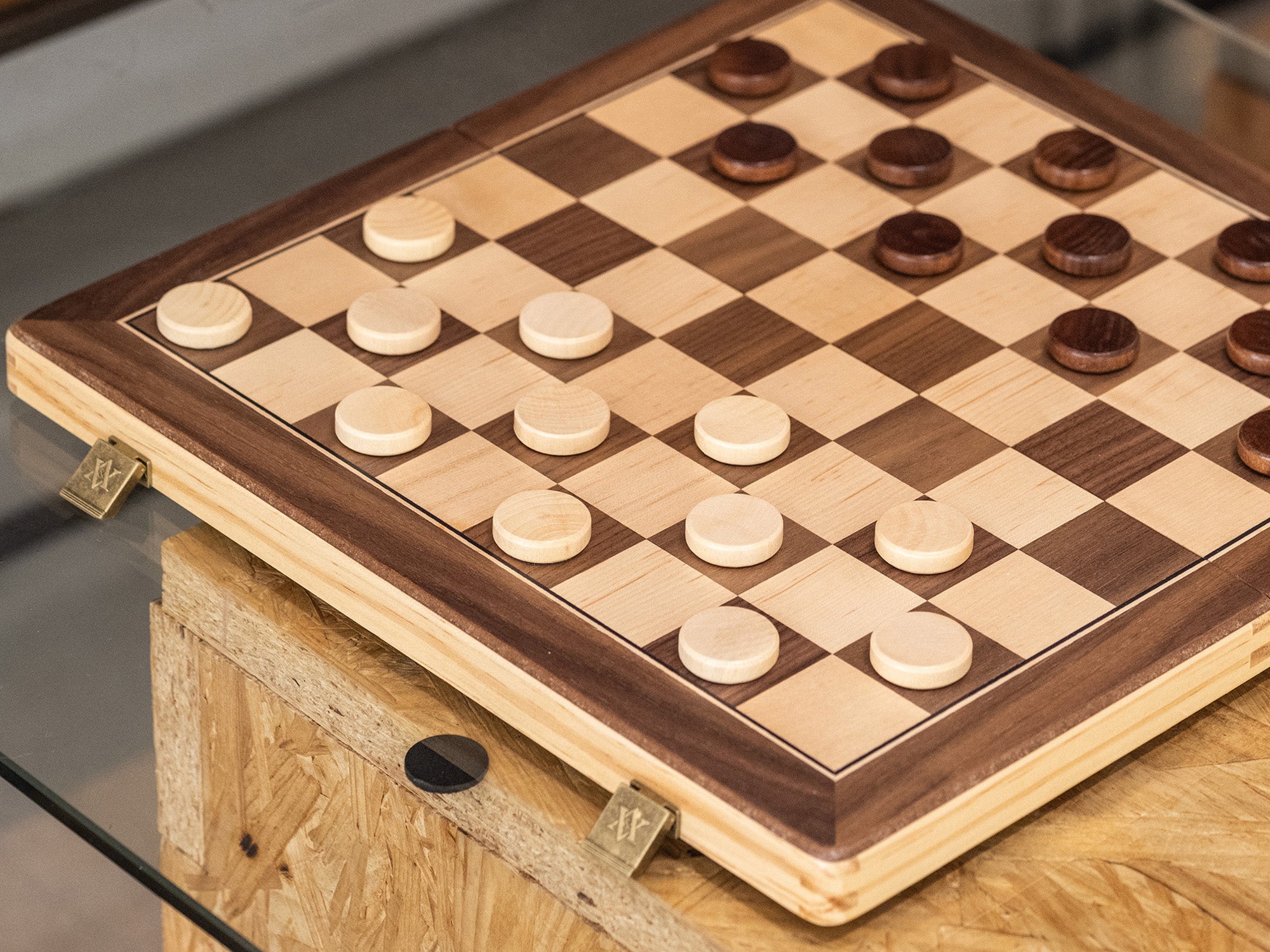 Set di Scacchi e Dama Pieghevole Magnetico in Legno Naturale A&A 15''
